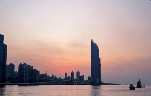 新常态下的智慧城市：如何从智能化基础设施建设迈向智慧治理？
